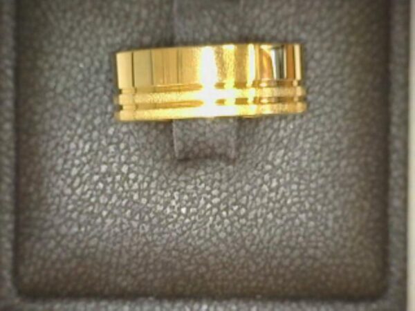 MAN'S WEDDING BAND