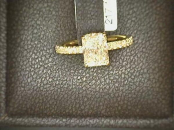 DIAMOND ENGAGEMENT